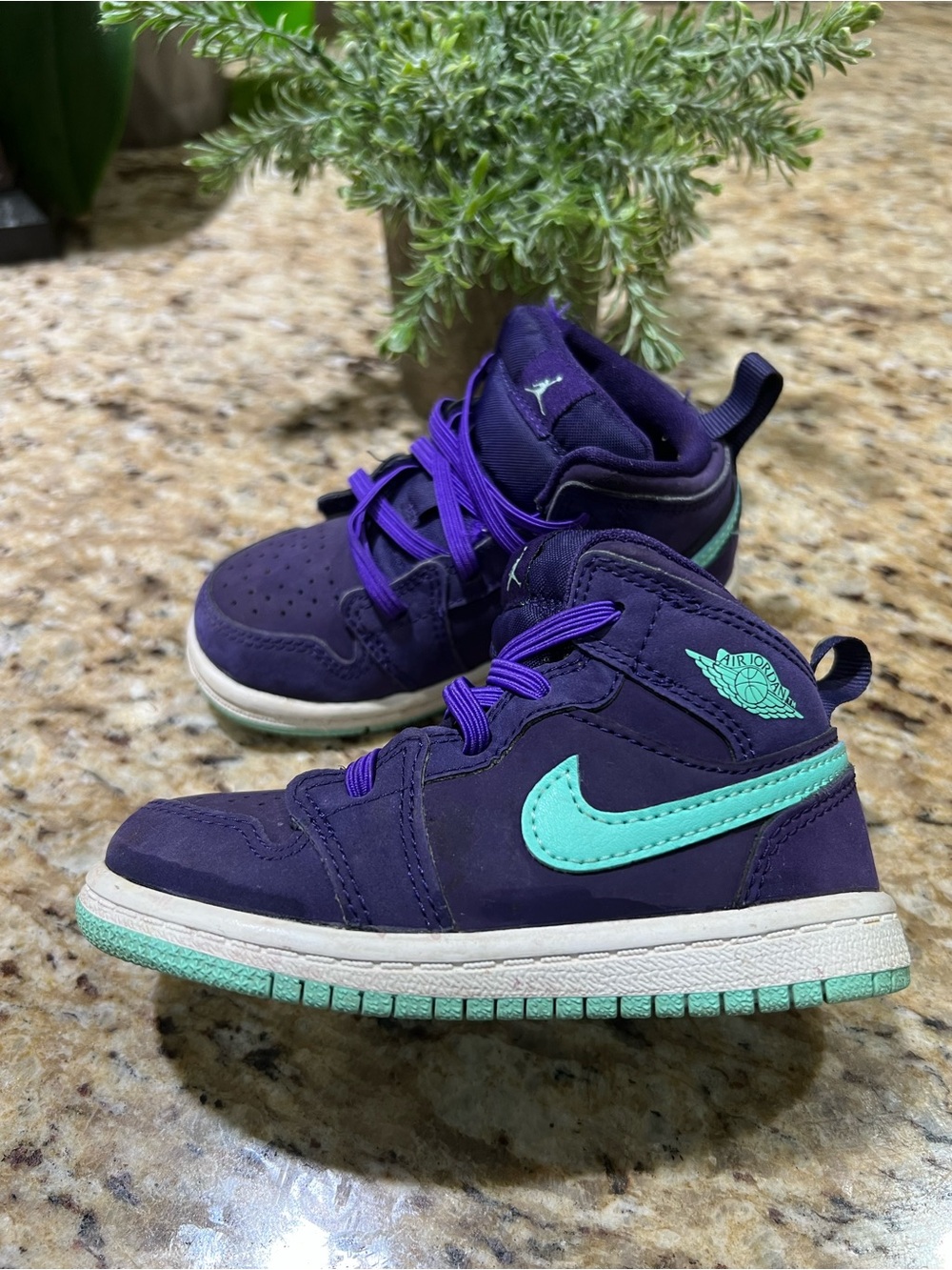 Air Jordan 1 Toddler Purple and Teal High-Top Sneakers 7C